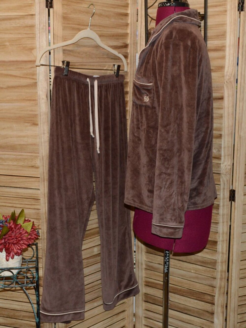 Born M Brown Velour 2 Piece Pajamas - Picture 4 of 7